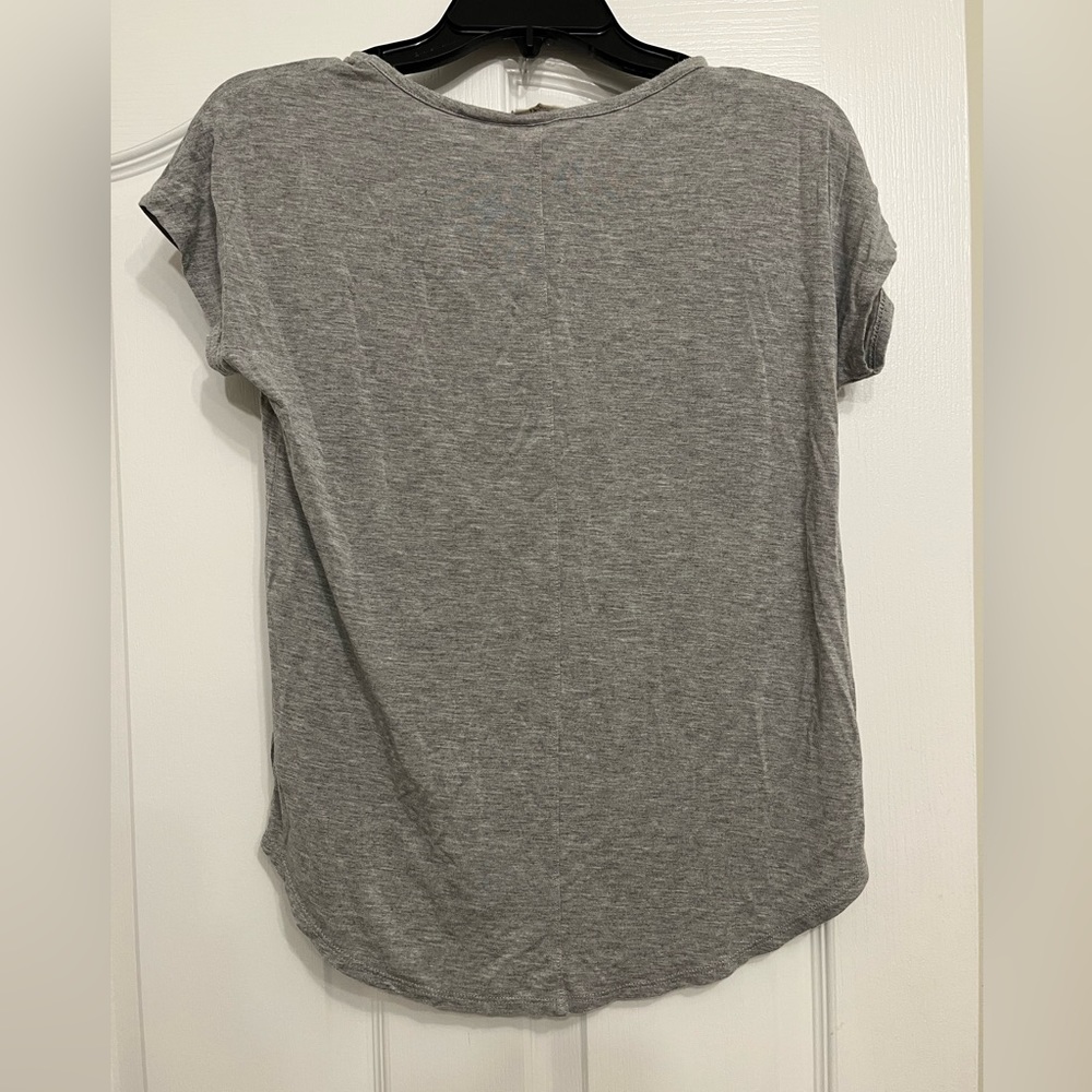 **C&C California** Gray T-Shirt - Picture 2 of 5